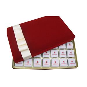 Süet Kutuda Logolu Çikolata